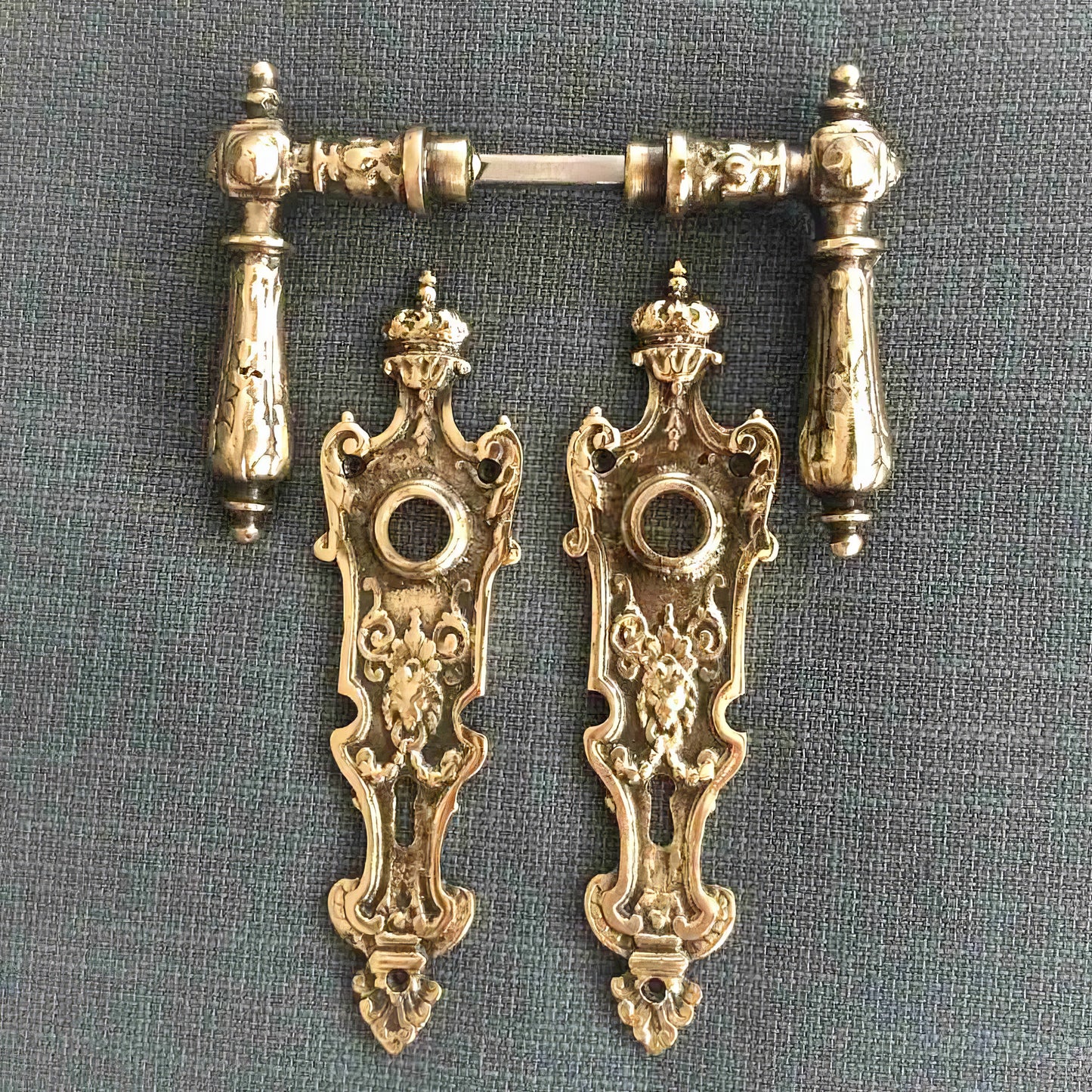 Старинна барокова луксозна брава с корона и лъв | Б 10 |