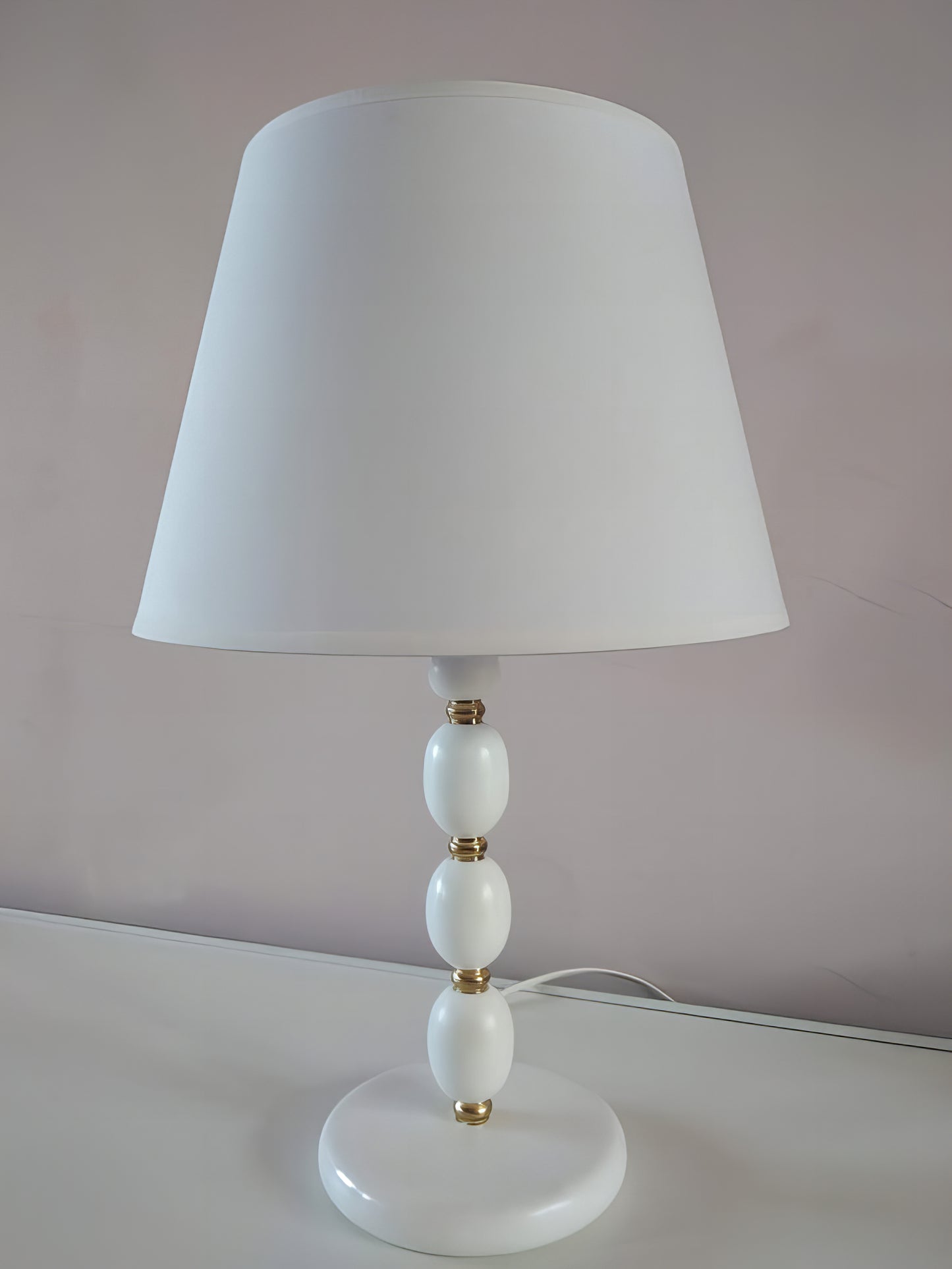 Класическа дървена настолна / нощна лампа | С месингови детайли | Б НЛ 14 |