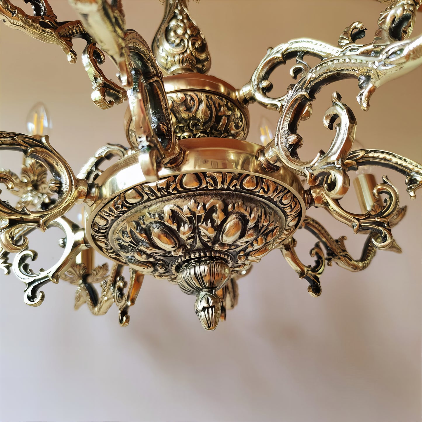 Луксозен старинен месингов полилей на две нива | тип свещ | 12 рамена | стил класически барок | ПO 10 |