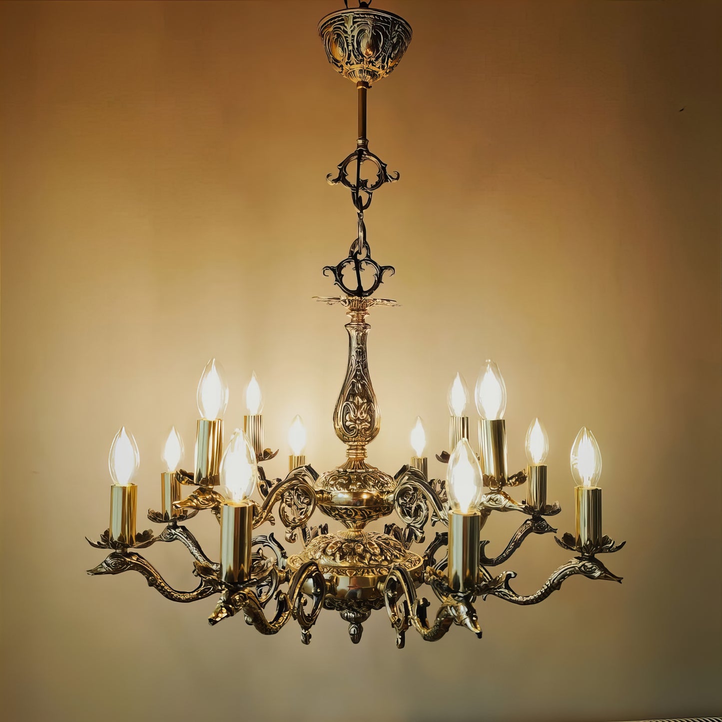 Луксозен старинен месингов полилей на две нива | тип свещ | 12 рамена | стил класически барок | ПO 10 |
