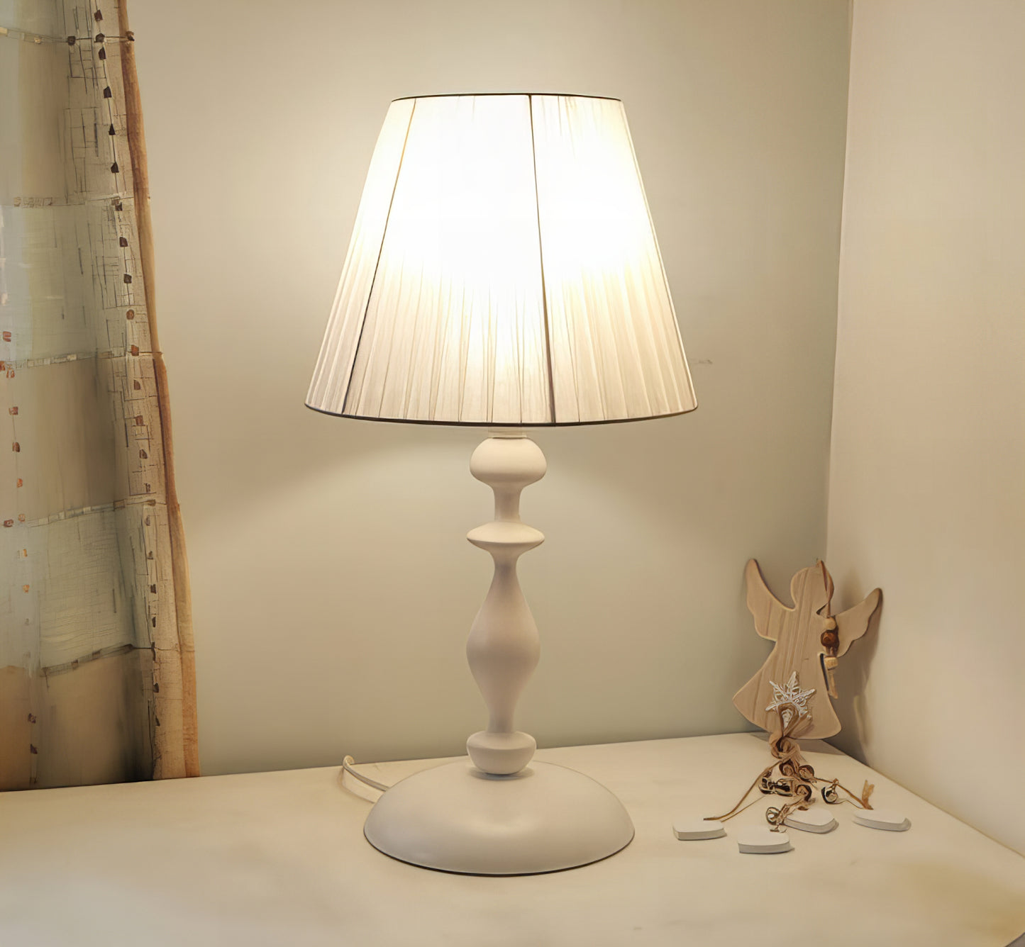 Класическа настолна/ нощна лампа | Материал: Дърво | Б НЛ 17 |