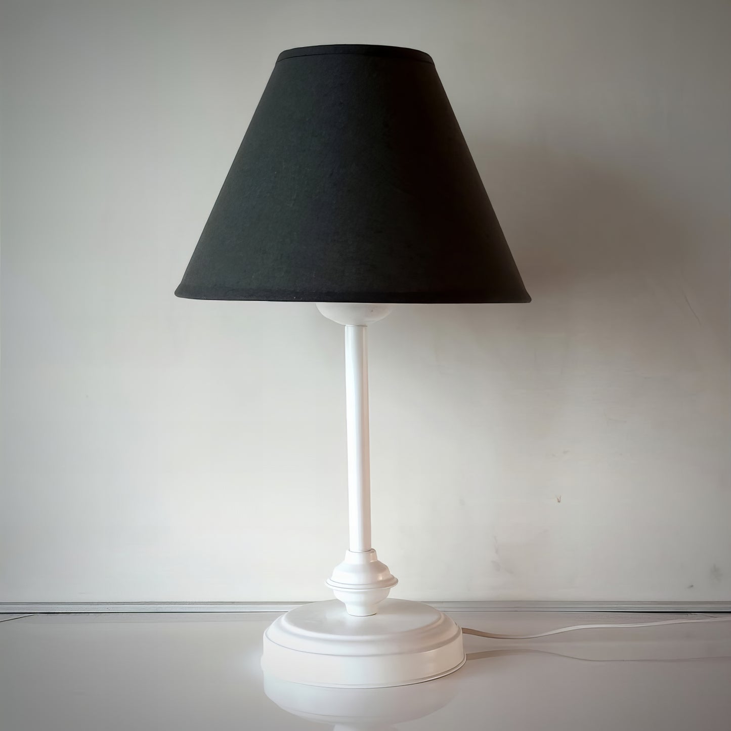 Kласическа метална нощна / настолна лампа | с включен текстилен абажур | Б НЛ 18 |