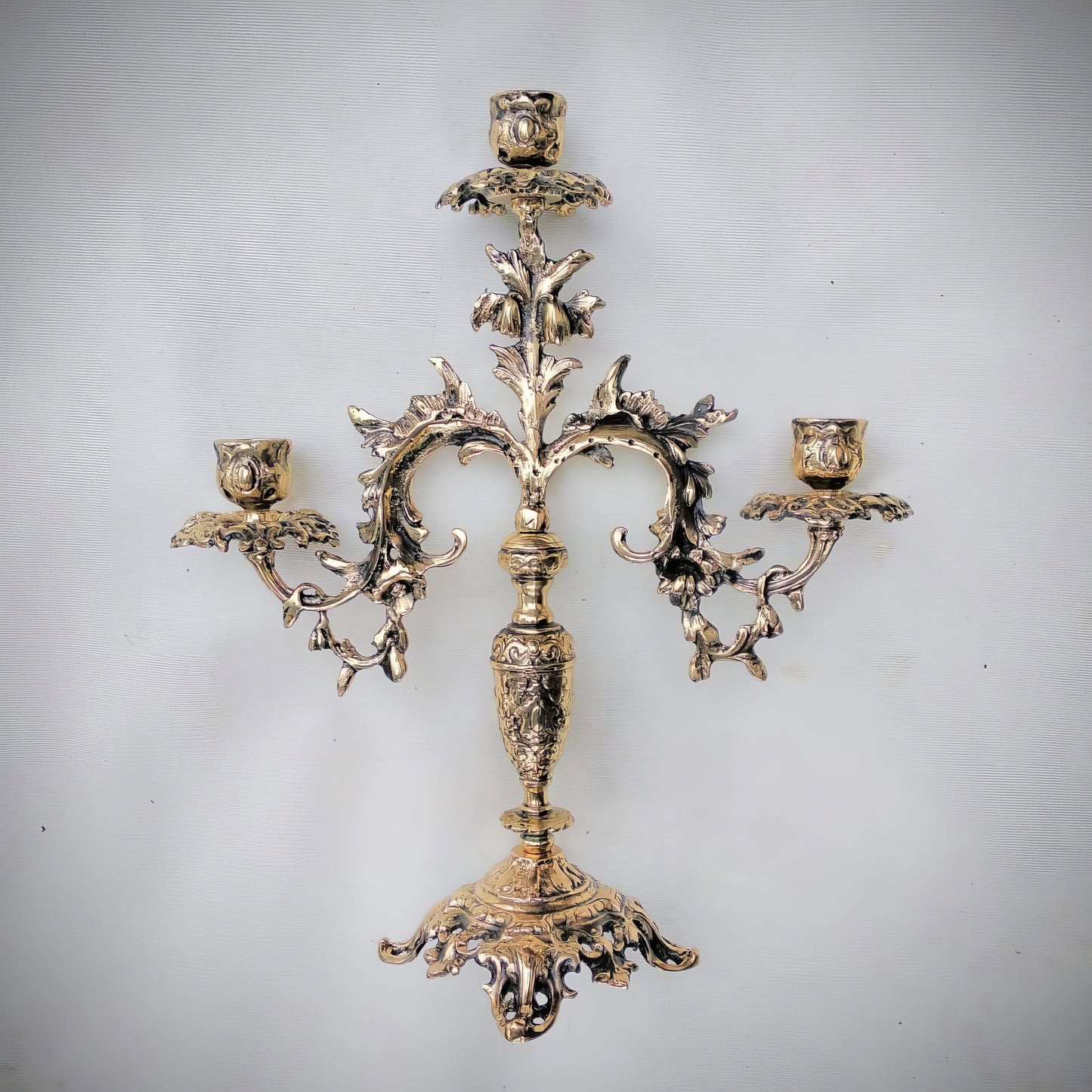 Луксозен троен свещник | лят месинг | старинен | класически барок | Модел №2 | СВ 11 |